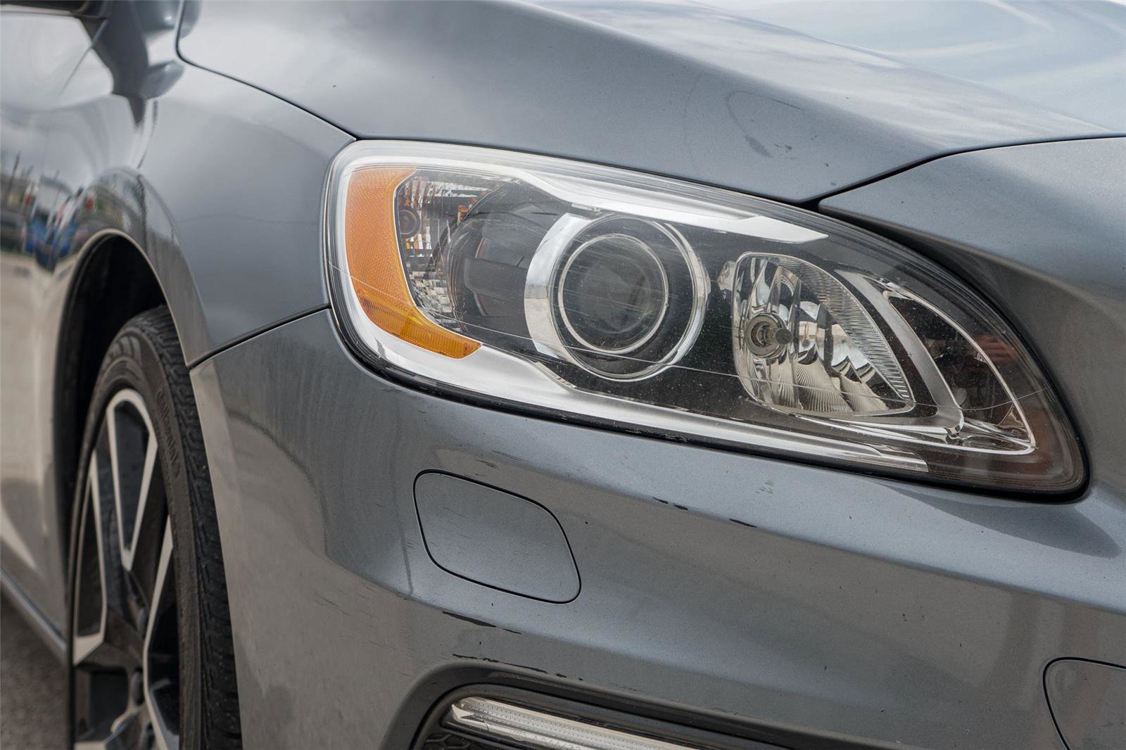 Used 2018 Volvo S60 T5 Dynamic w/ Vision Package image 3