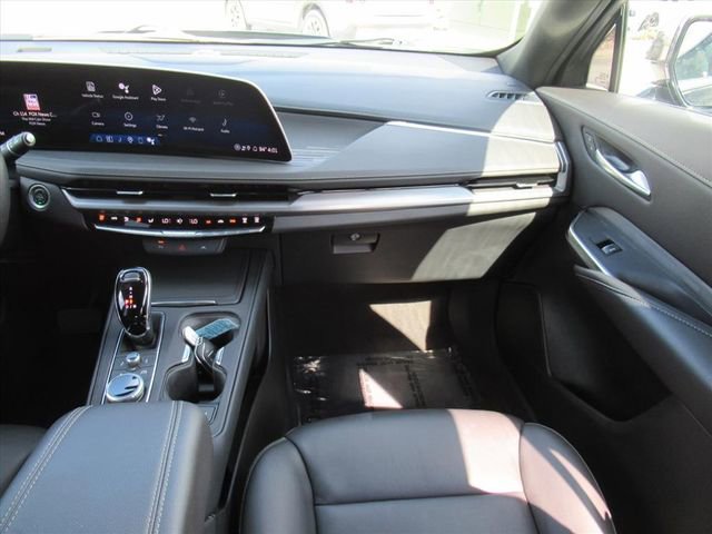 Certified 2025 Cadillac XT4 Premium Luxury image 15