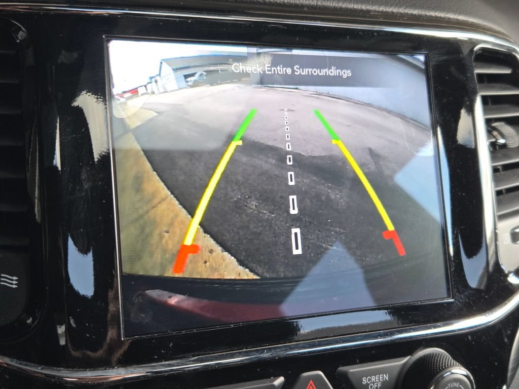 Certified 2020 Jeep Grand Cherokee Altitude AWD/4WD image 6