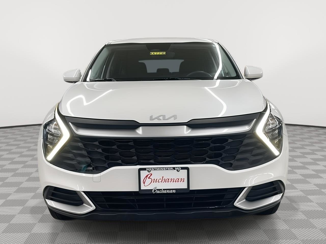 Used 2023 Kia Sportage LX image 3