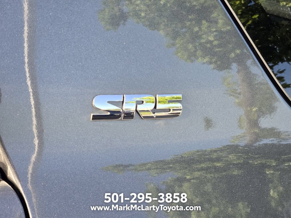 Used 2015 Toyota 4Runner SR5 AWD/4WD image 5