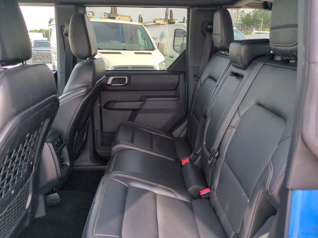 Used 2025 Ford Bronco Badlands image 14