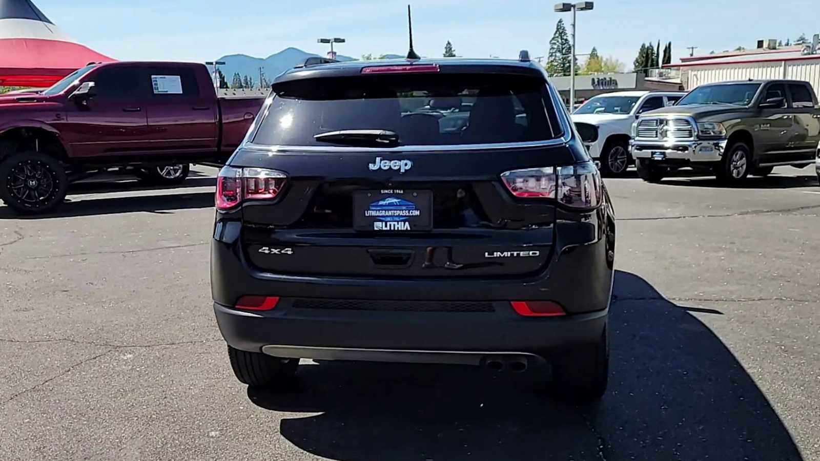 Used 2022 Jeep Compass Limited image 7