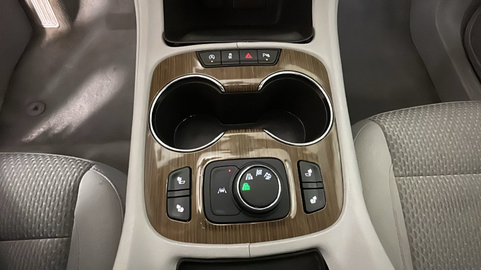 Used 2022 GMC Acadia SLE w/ LPO, Cargo Package AWD/4WD image 25