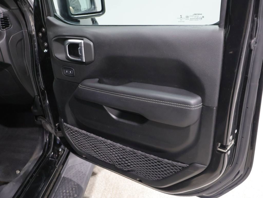 Used 2020 Jeep Gladiator Overland image 23