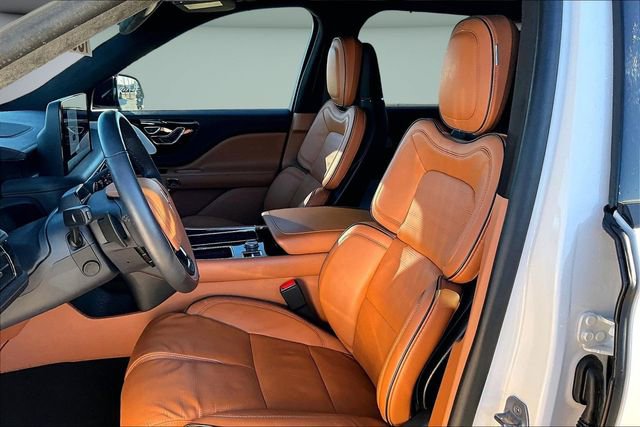 Used 2025 Lincoln Aviator Black Label w/ Black Label Special Edition image 20