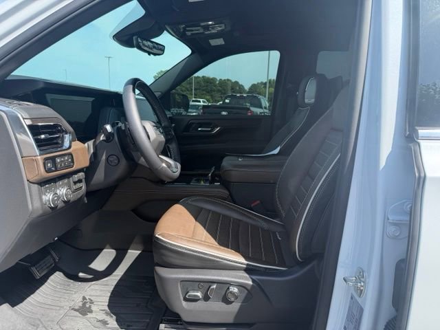 Used 2026 GMC Yukon Denali Ultimate w/ LPO, Illumination Package AWD/4WD image 9