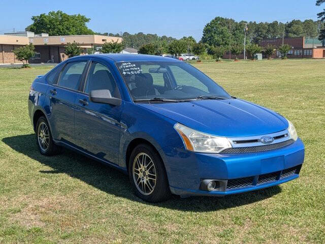 Used 2010 Ford Focus SE FWD image 1