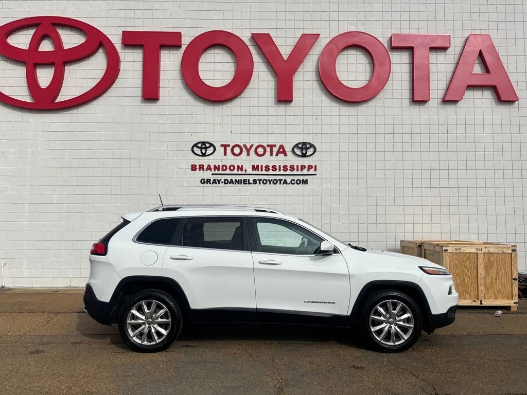 Used 2016 Jeep Cherokee Limited image 4