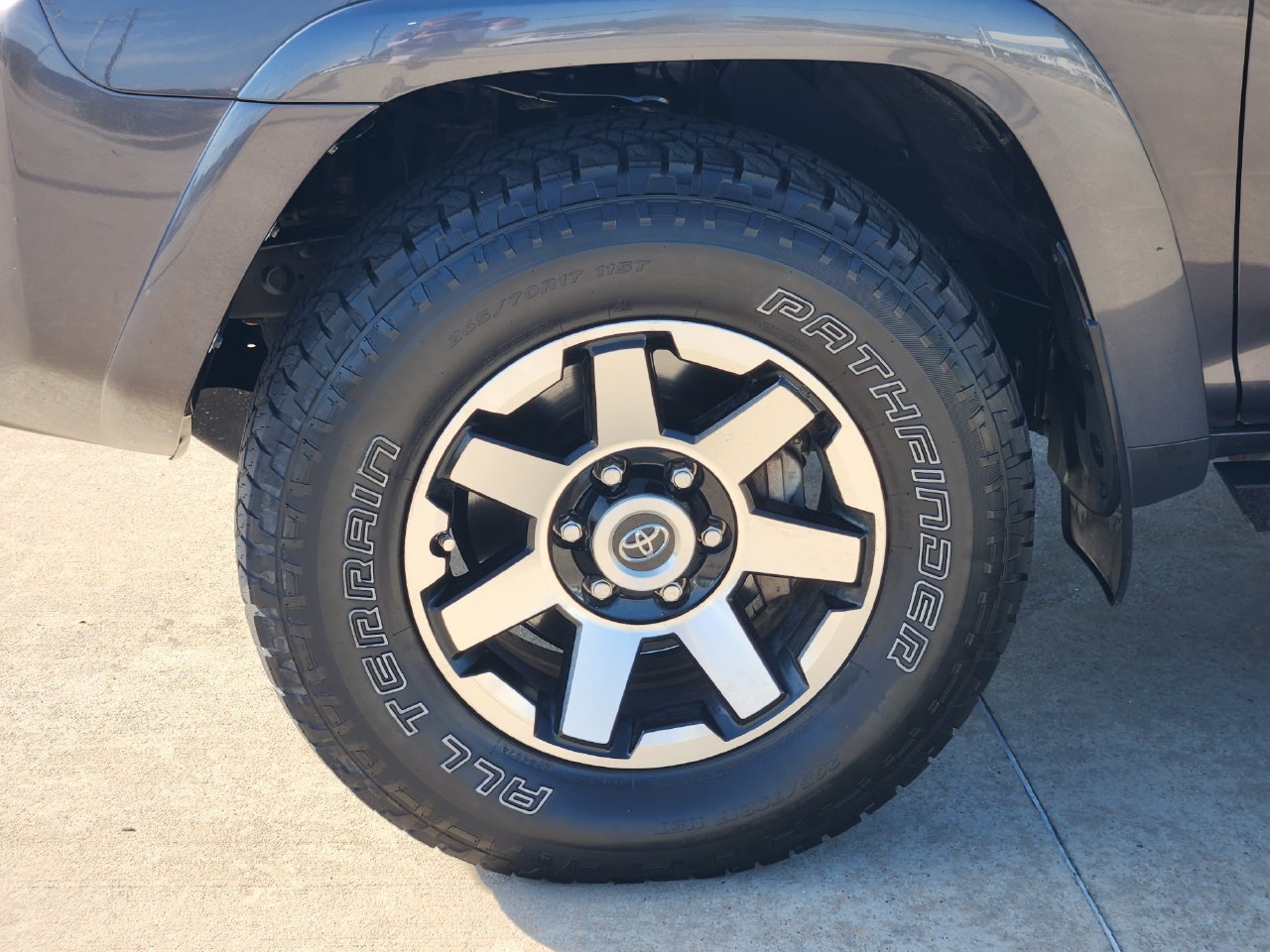 Used 2018 Toyota 4Runner TRD Off-Road AWD/4WD image 11