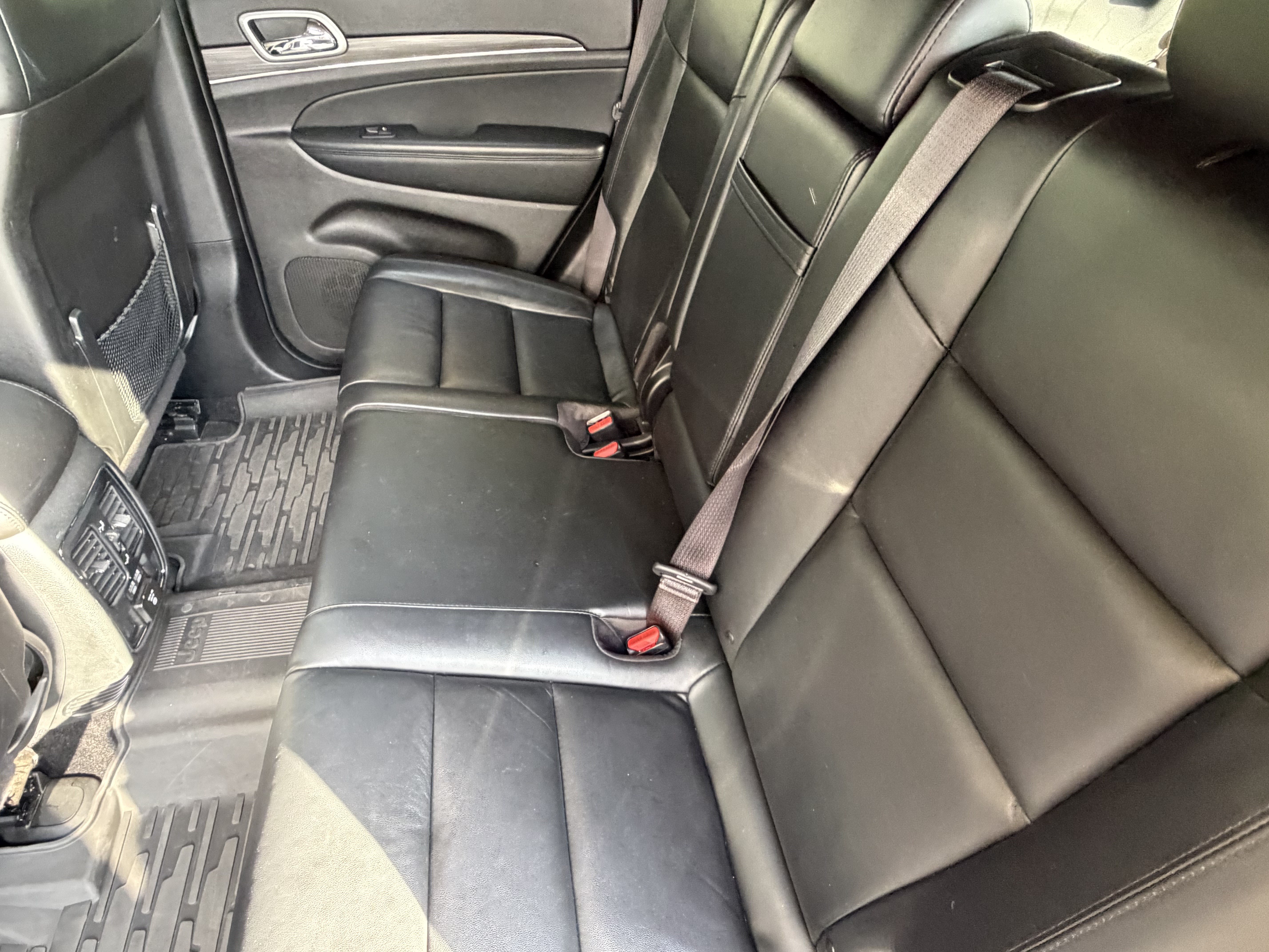 Used 2021 Jeep Grand Cherokee Limited w/ Premium Lighting Group AWD/4WD image 32