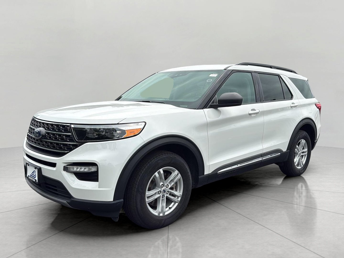 Used 2024 Ford Explorer XLT w/ Equipment Group 202A AWD/4WD image 5