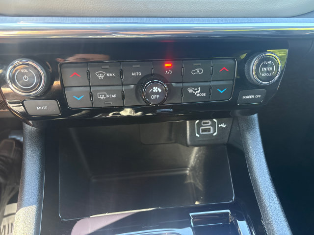 Used 2023 Jeep Compass Limited AWD/4WD image 23