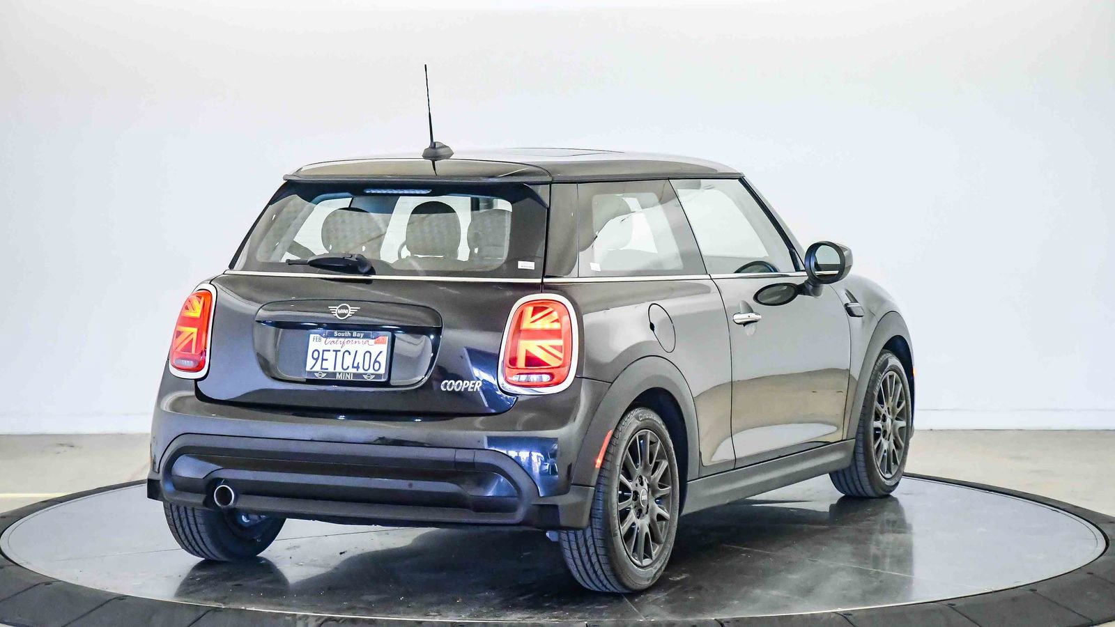Certified 2023 MINI Cooper 2-Door Hardtop image 5