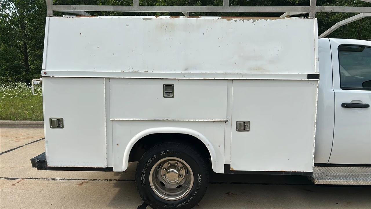 Used 2011 Chevrolet Silverado 3500 W/T RWD image 7