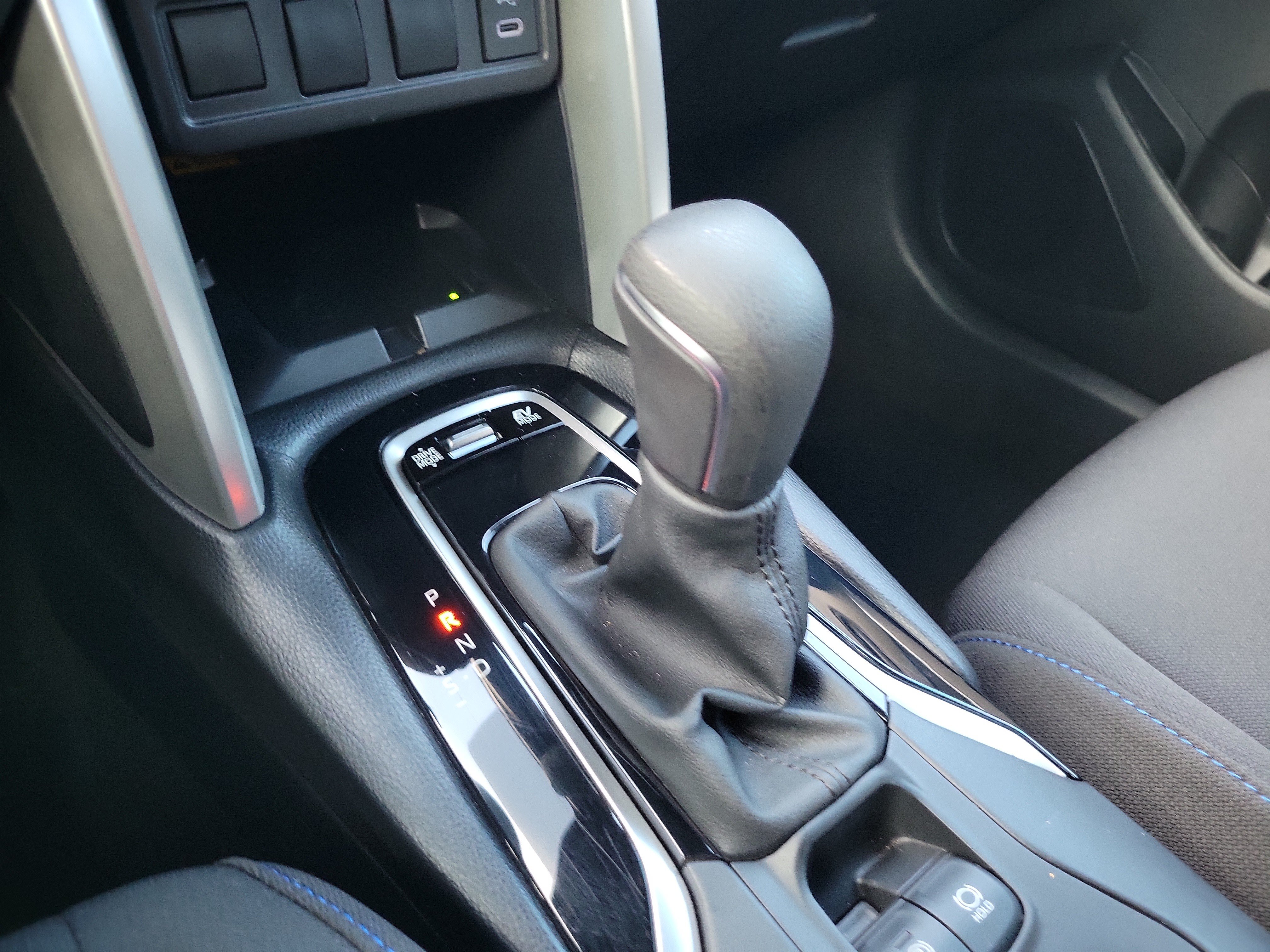 Used 2024 Toyota Corolla Cross AWD Hybrid image 28