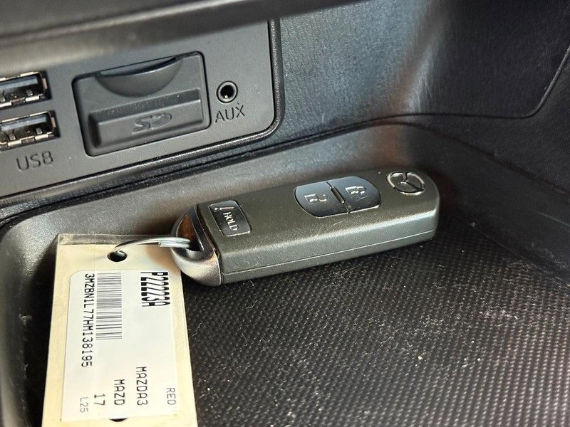 Used 2017 MAZDA MAZDA3 Touring image 31