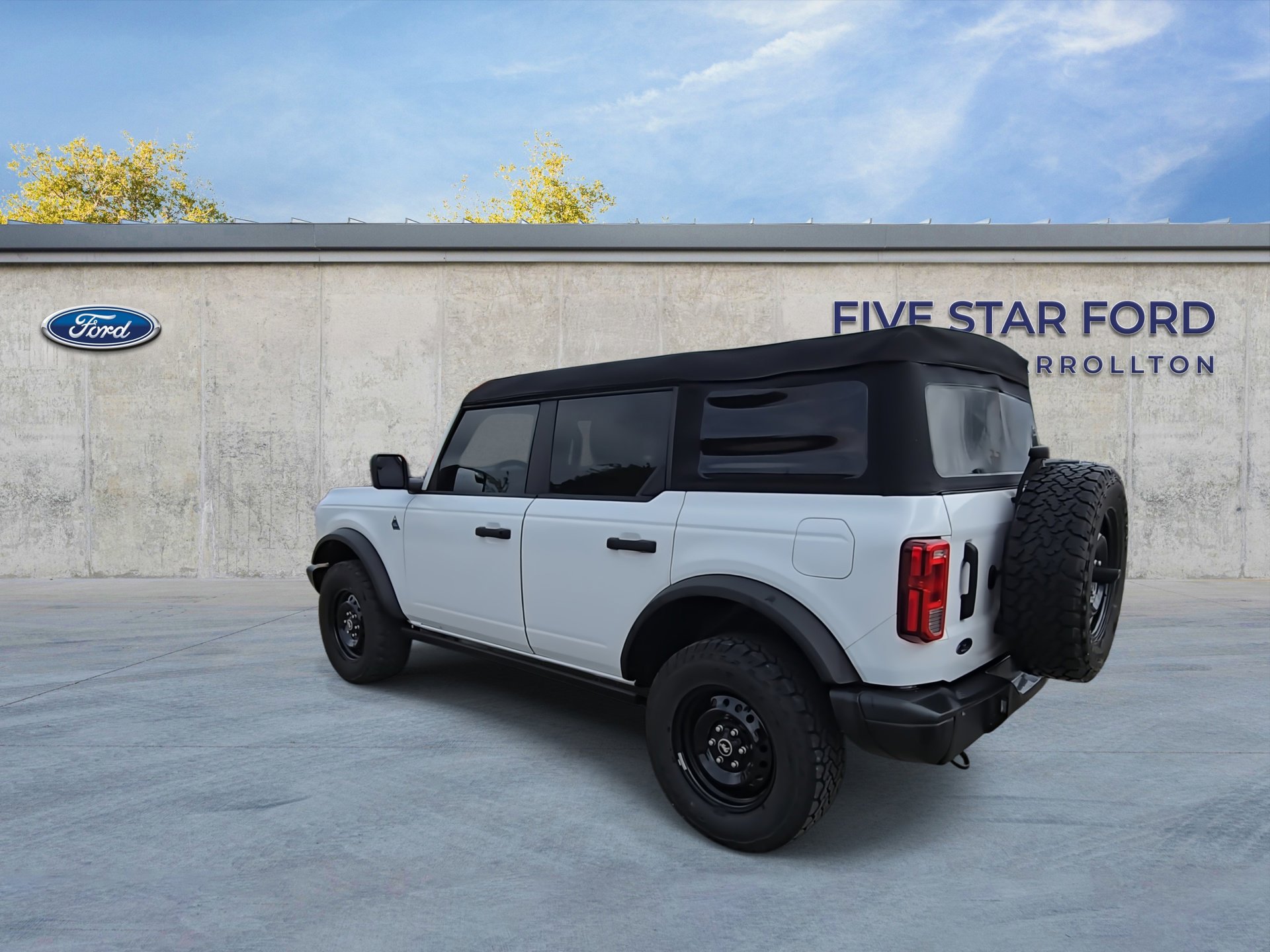 Used 2023 Ford Bronco Black Diamond image 6