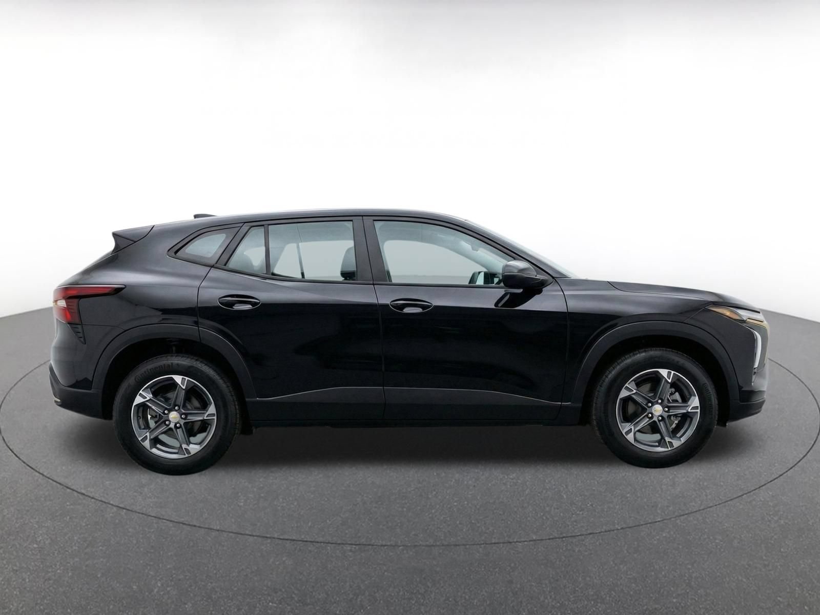 Used 2025 Chevrolet Blazer LT FWD image 9