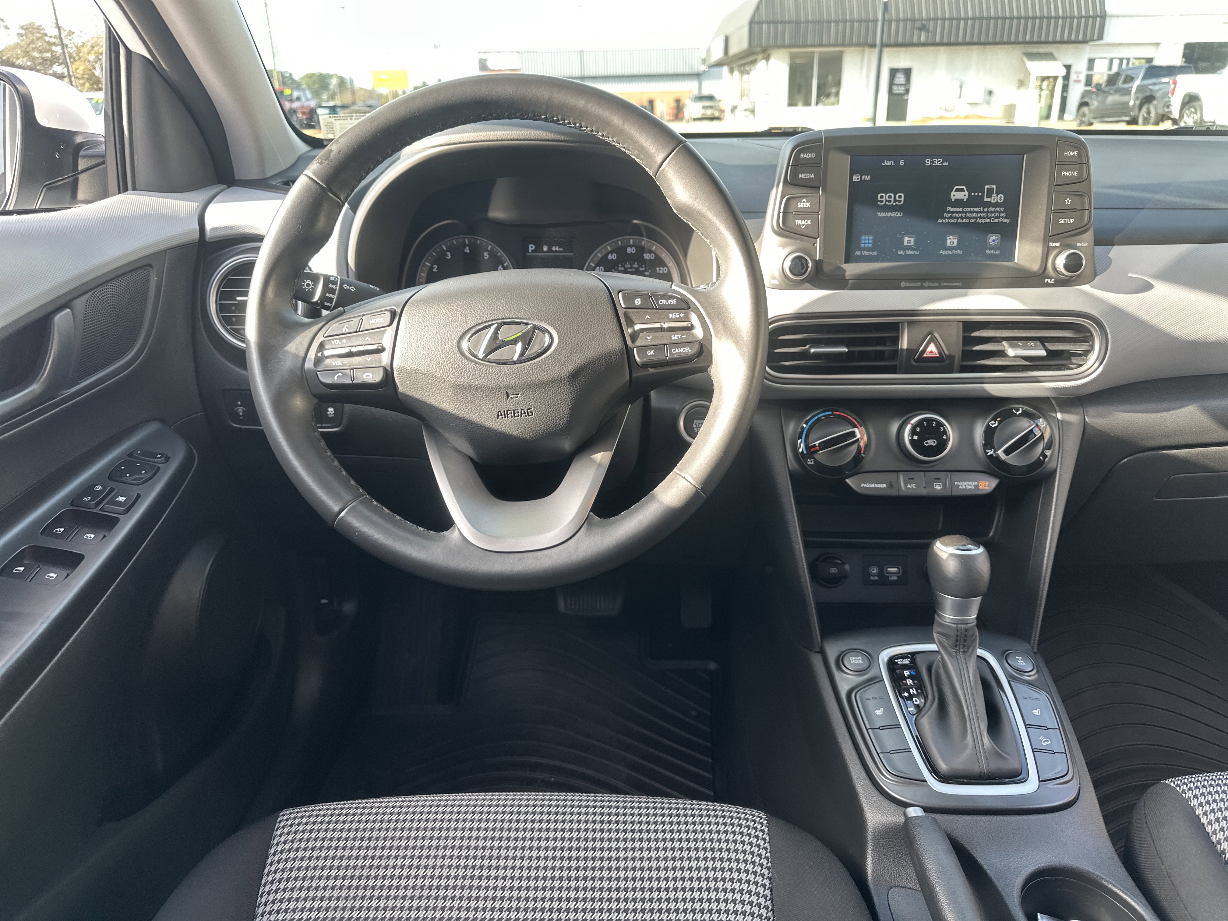 Used 2021 Hyundai Kona SEL image 15
