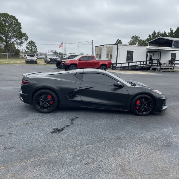 Used 2022 Chevrolet Corvette Stingray w/ Engine Appearance Package image 3