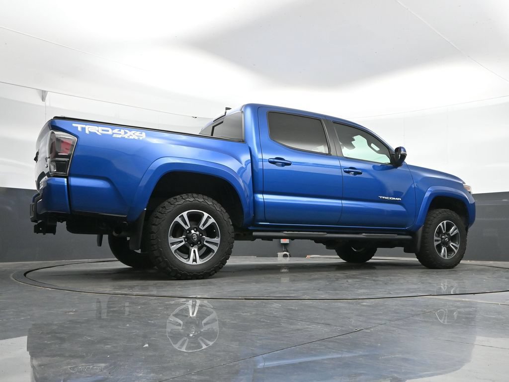 Used 2018 Toyota Tacoma TRD Sport AWD/4WD image 41