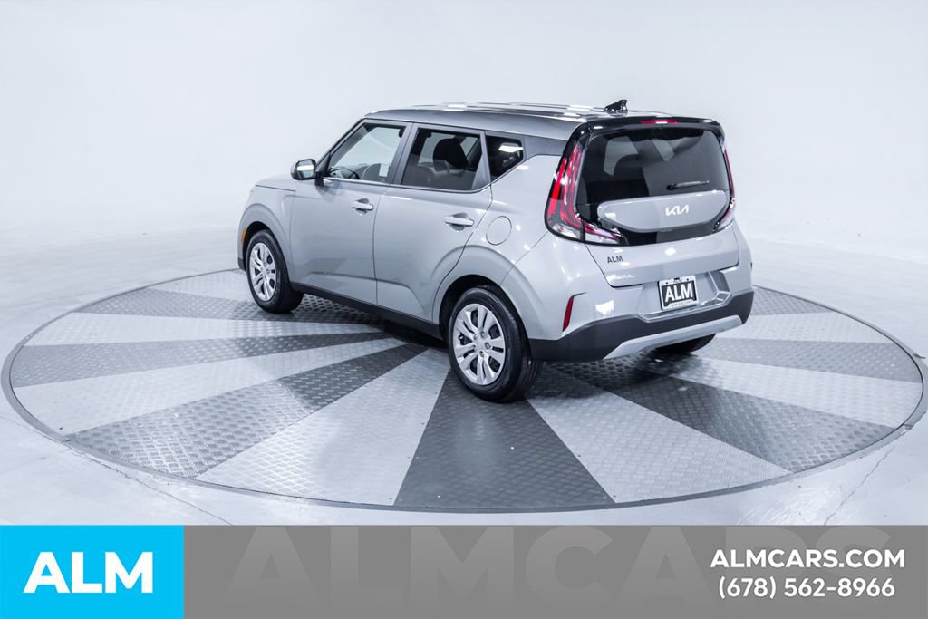 Used 2025 Kia Soul LX FWD image 7