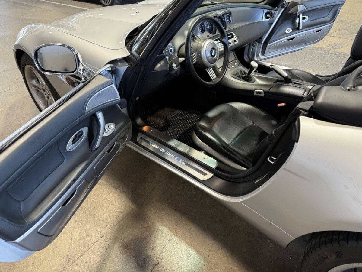Used 2003 BMW Z8 image 15