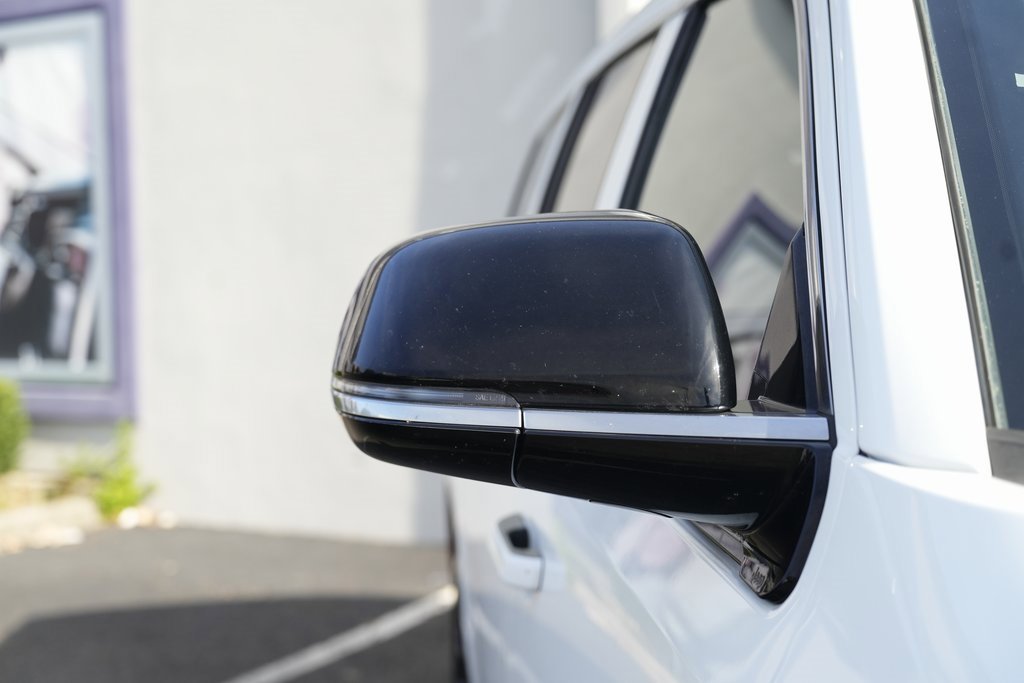 Used 2023 Jeep Wagoneer L Series II image 9