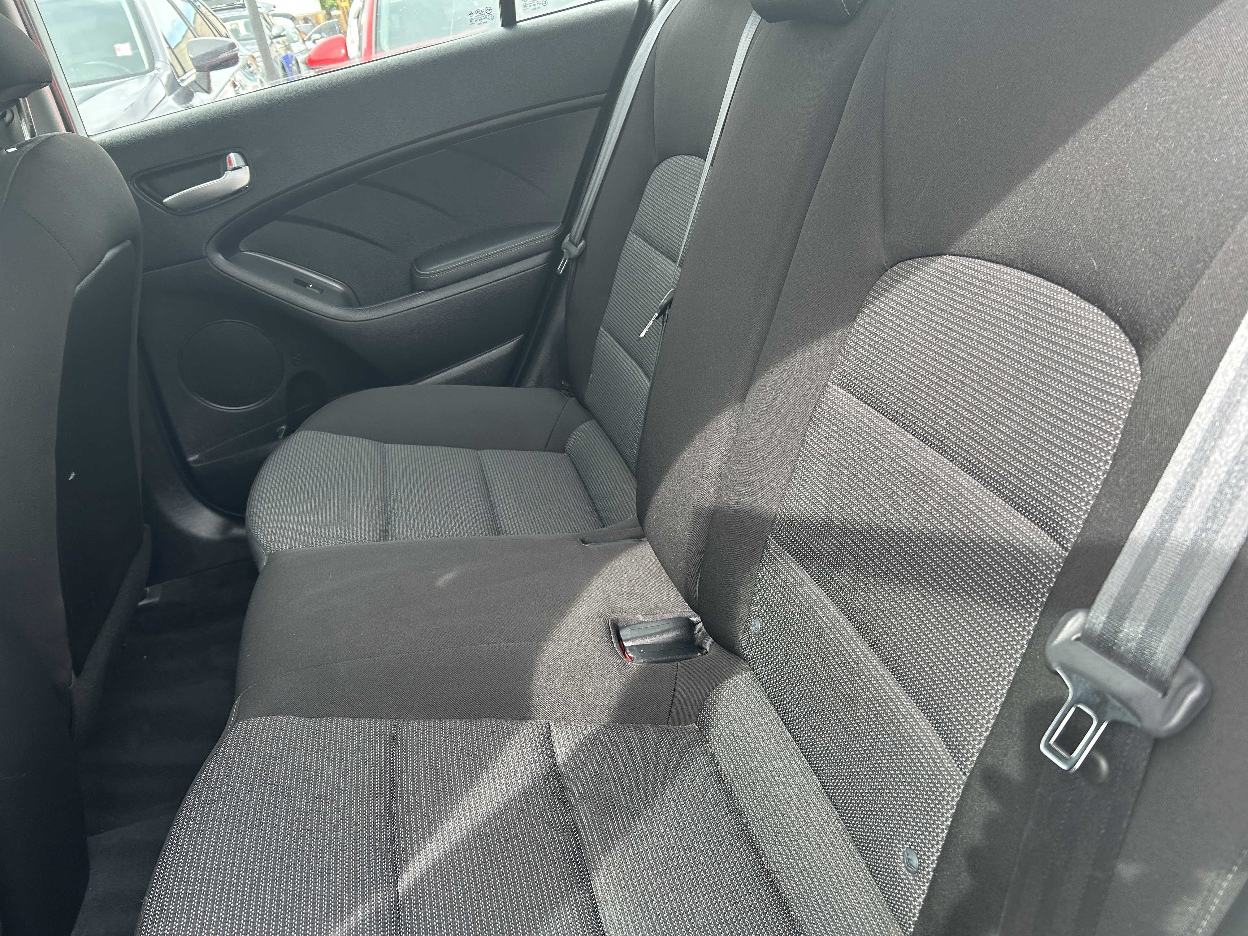 Used 2017 Kia Forte LX image 9