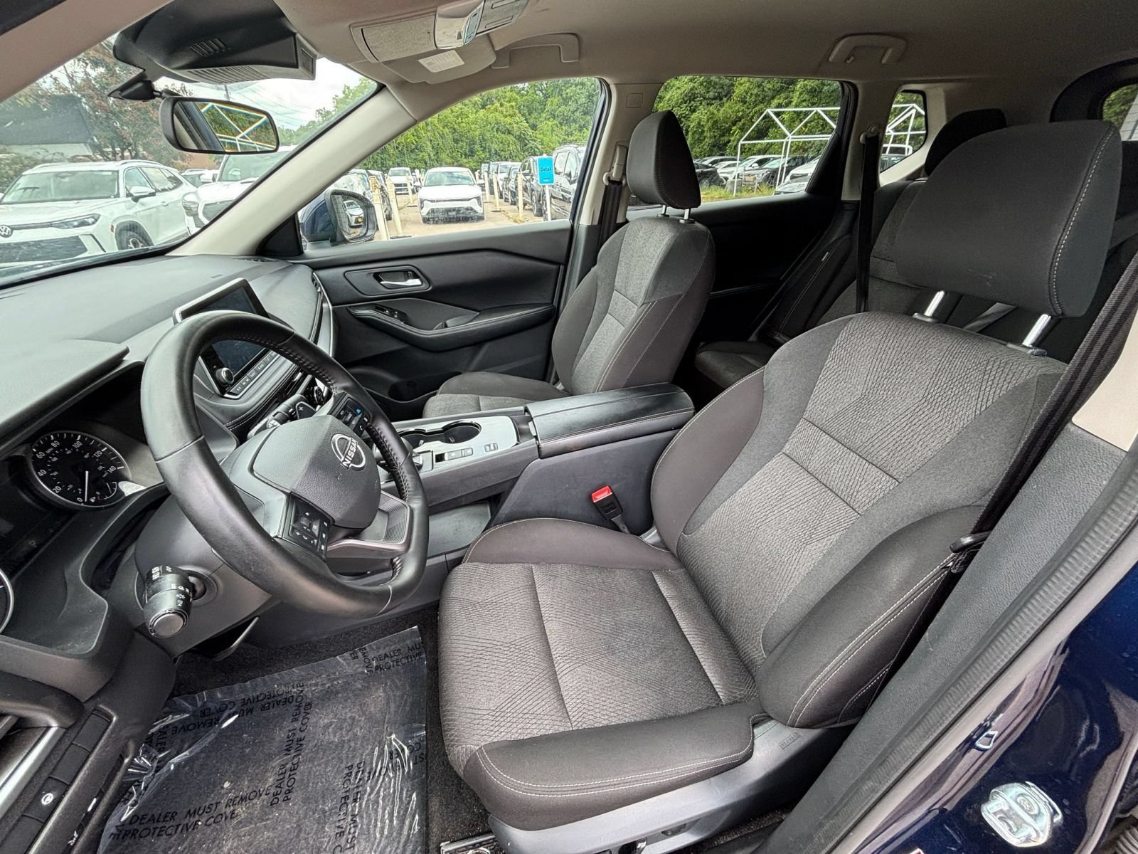 Used 2025 Nissan Rogue SV FWD image 36