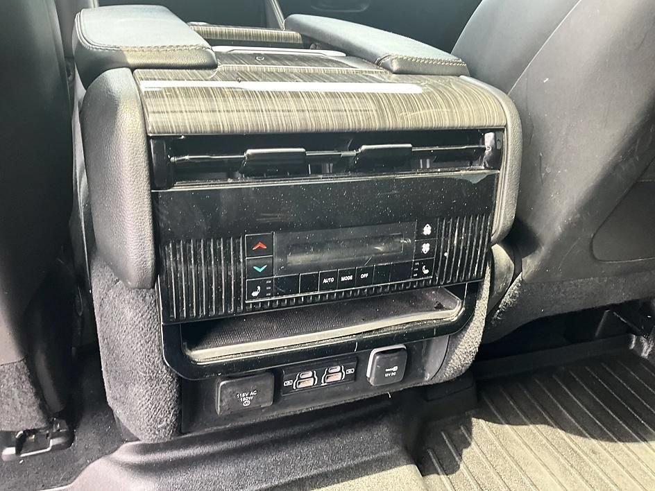 Used 2022 Jeep Wagoneer Series II w/ Convenience Group I AWD/4WD image 31