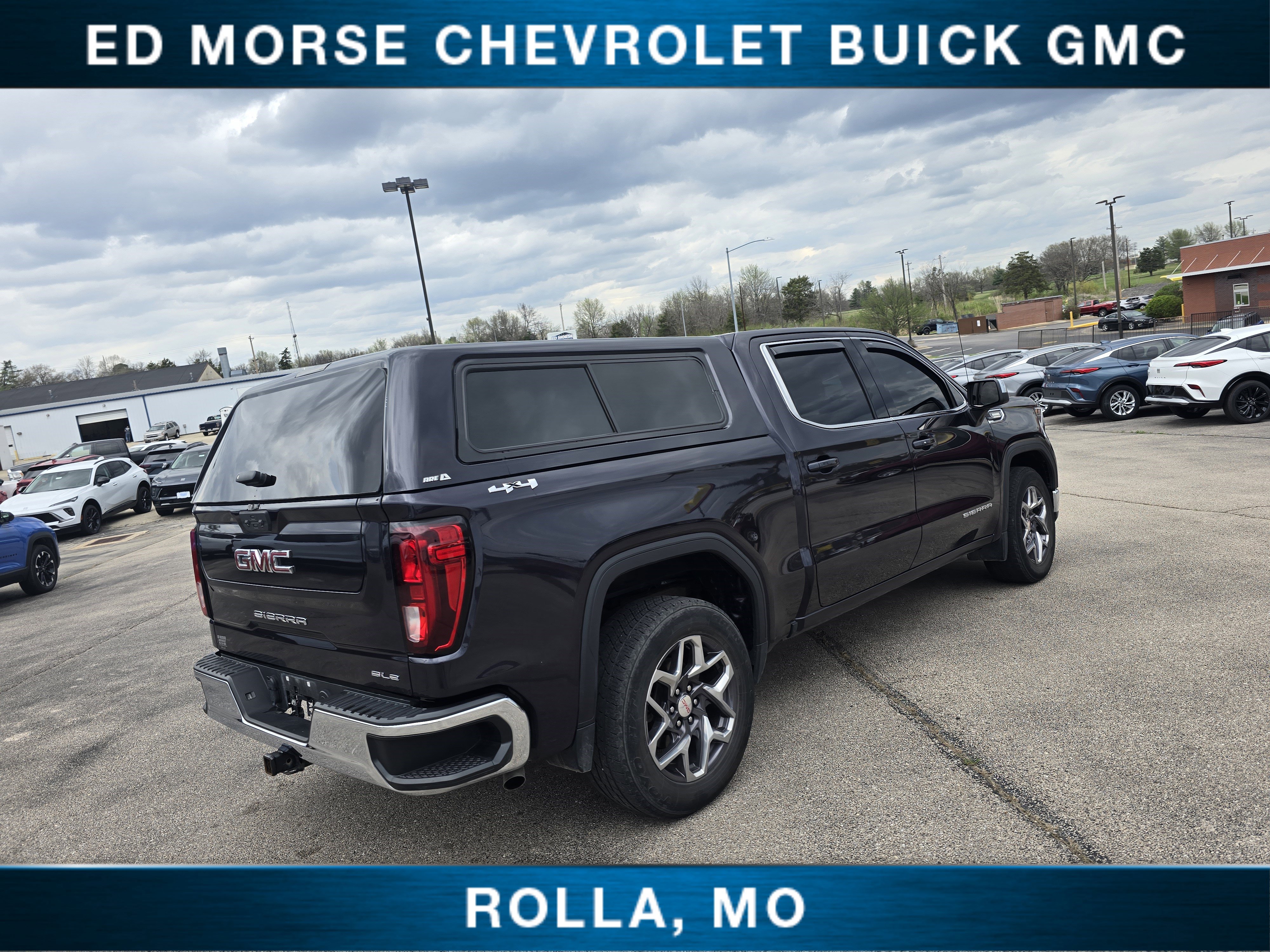 Used 2022 GMC Sierra 1500 SLE image 3