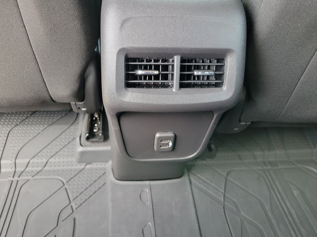 Used 2024 Chevrolet Equinox LT w/ LPO, Floor Liner Package FWD image 33