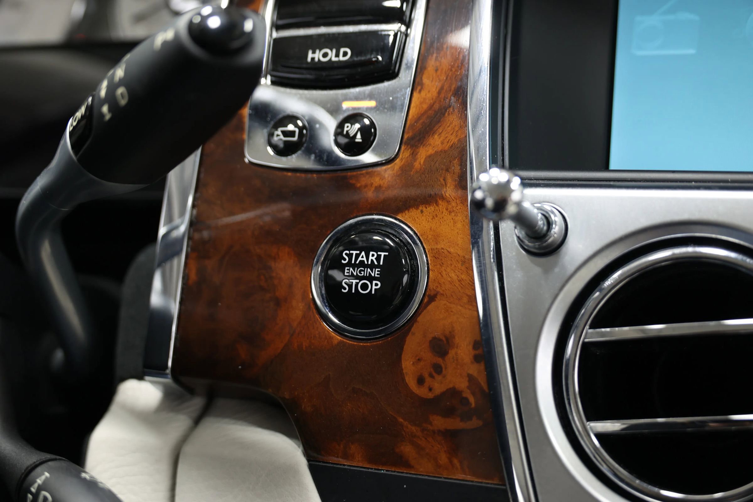 Used 2015 Rolls-Royce Ghost image 35