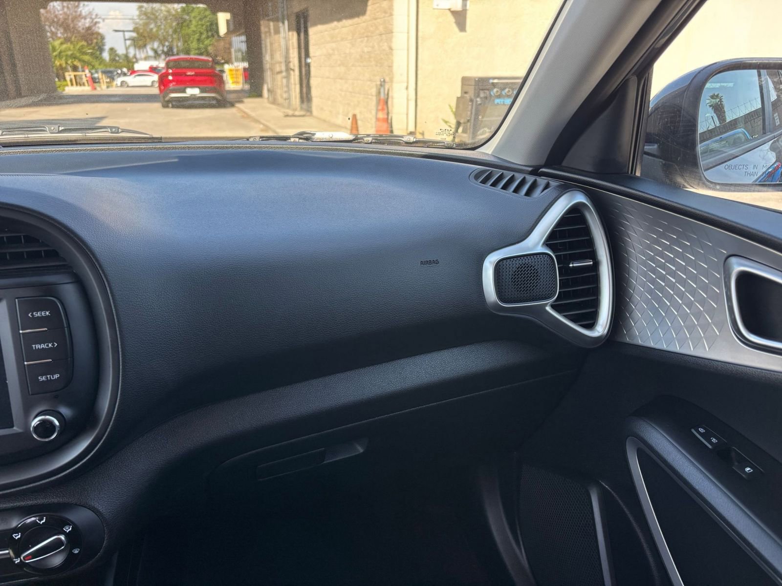 Used 2025 Kia Soul LX w/ LX Technology Package image 36