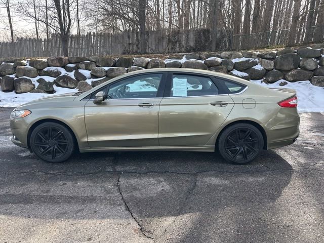 Used 2013 Ford Fusion SE image 2