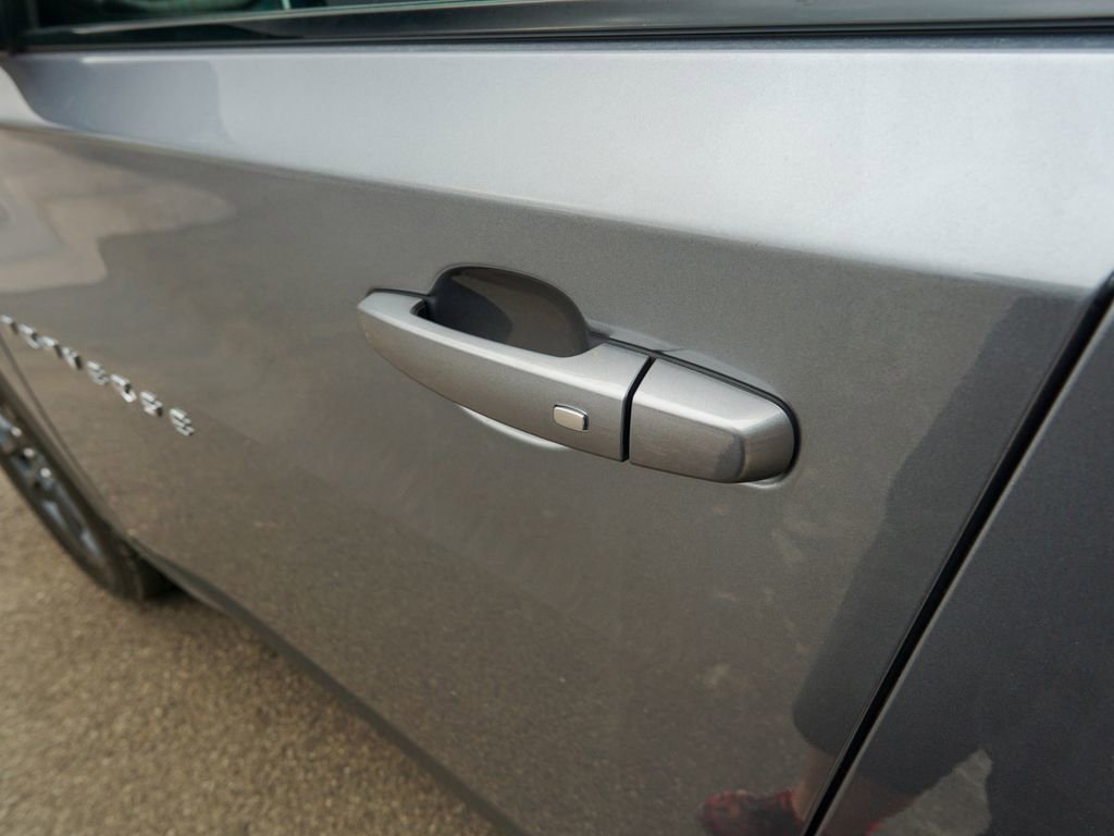 Used 2021 Chevrolet Traverse RS AWD/4WD image 8