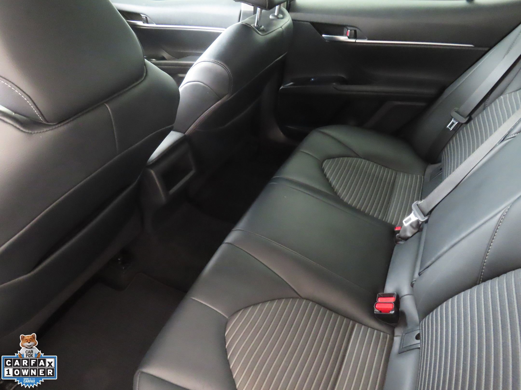 Used 2020 Toyota Camry SE FWD image 20