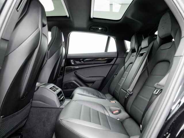 Certified 2025 Porsche Panamera 4 image 25