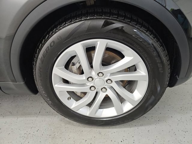 Used 2018 Land Rover Discovery SE AWD/4WD image 8