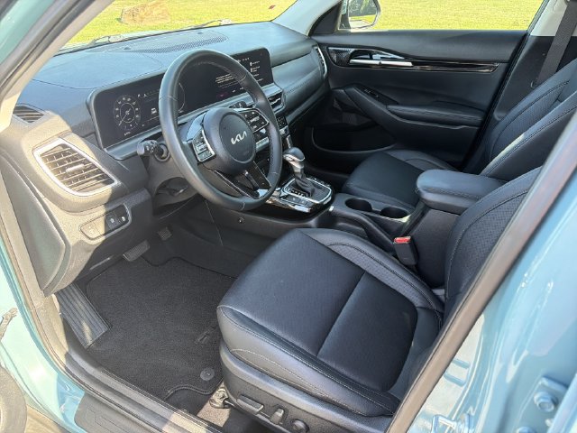 Used 2025 Kia Seltos EX w/ EX Sunroof Package FWD image 11