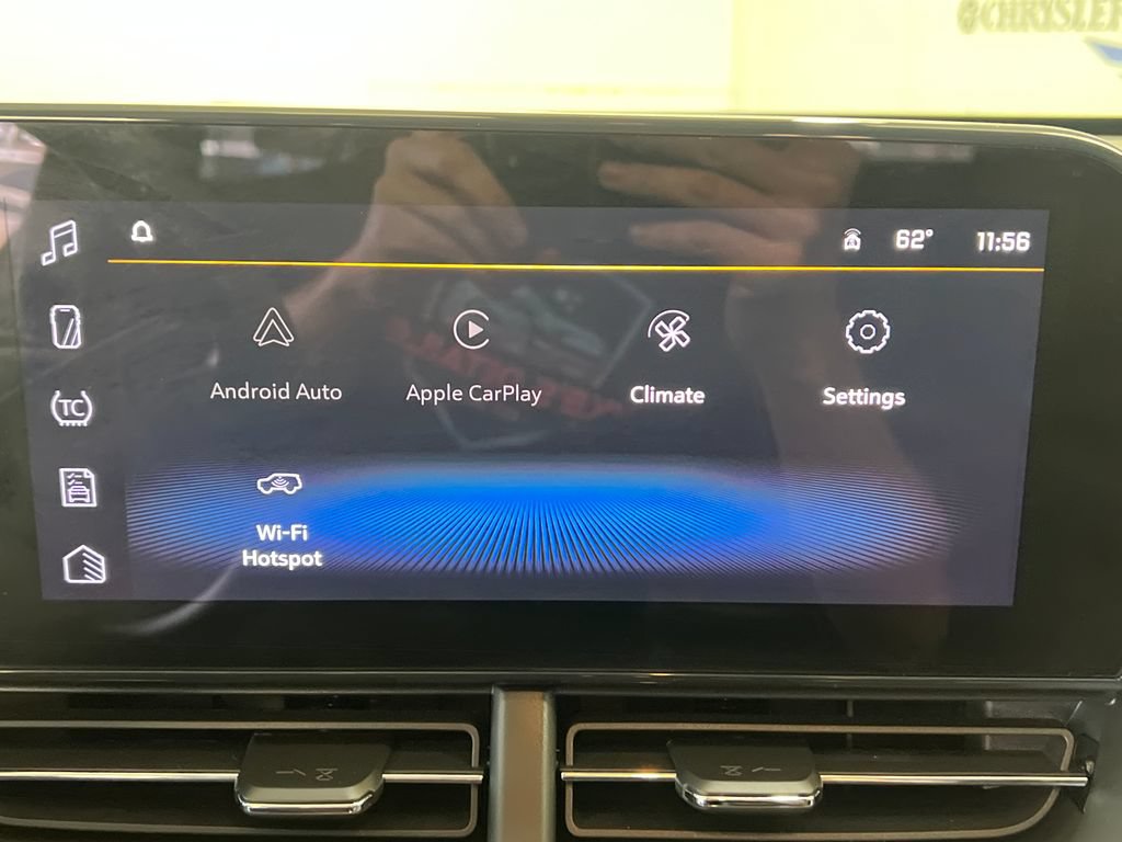 Used 2024 Chevrolet Trax LT FWD image 25