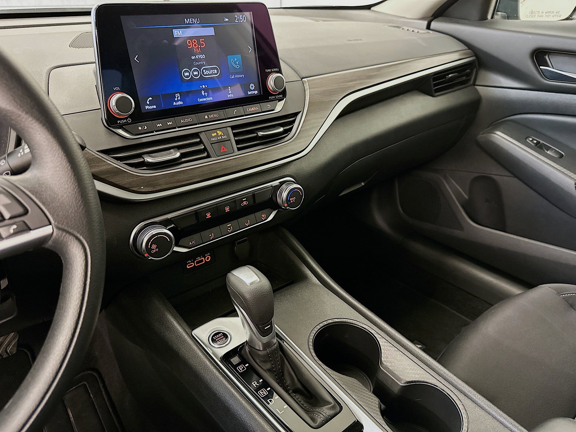 Used 2025 Nissan Altima 2.5 SV image 25