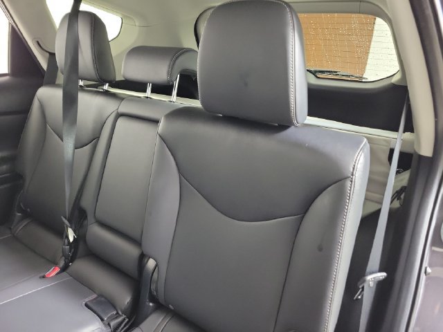Used 2015 Toyota Prius V Four FWD image 13