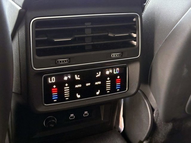 Used 2023 Audi Q8 Prestige image 14