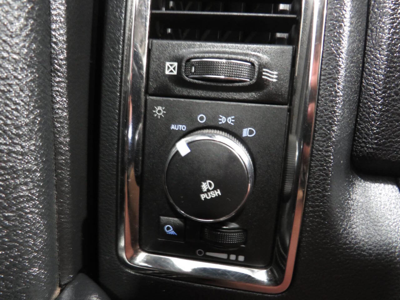 Used 2013 RAM 1500 Sport w/ Sport Premium Group AWD/4WD image 20