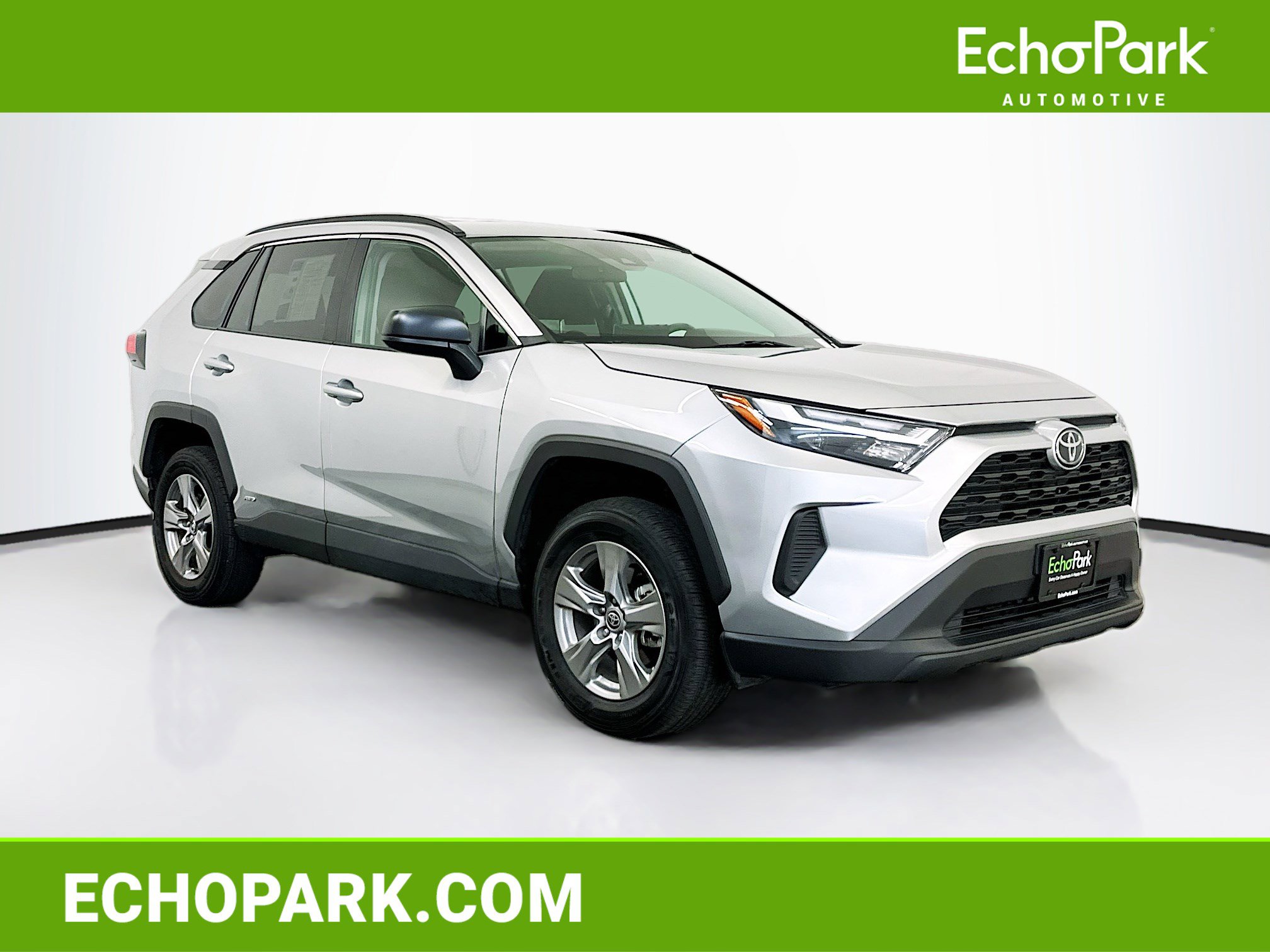 Used 2025 Toyota RAV4 LE image 1