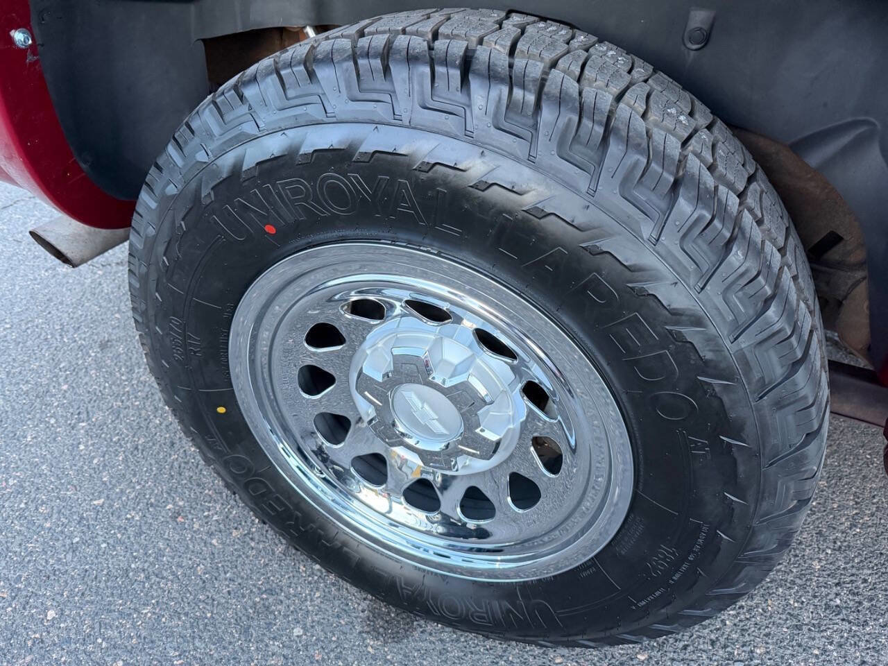 Used 2005 Chevrolet Suburban LS w/ Preferred Equipment Group image 29