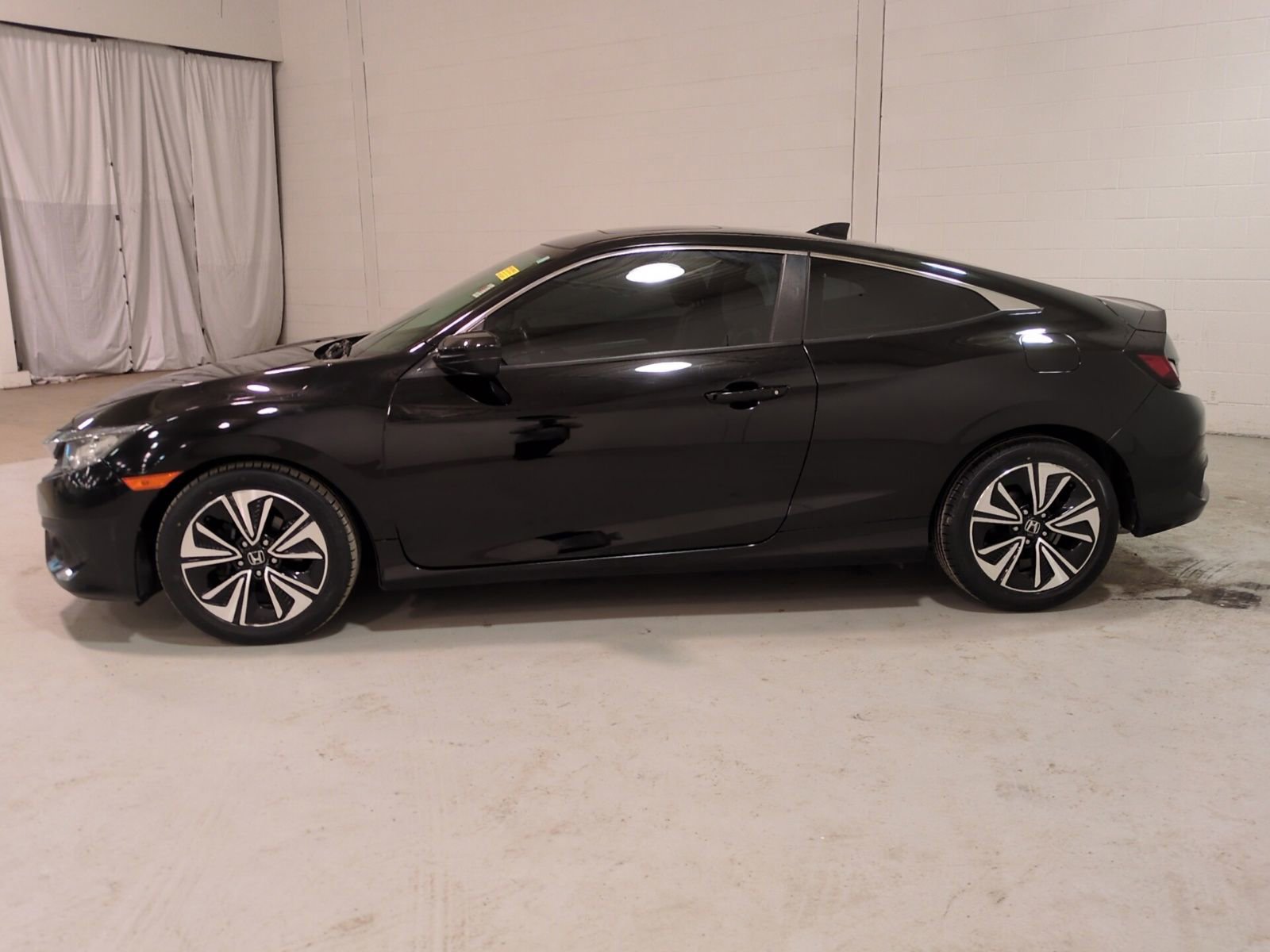 Used 2017 Honda Civic EX-L image 7